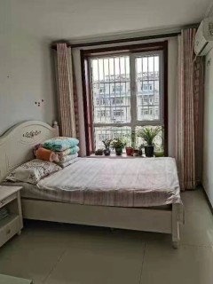 健康大公5楼，89平，拎包入住，中等装修，带地上下房，老本满五，50万