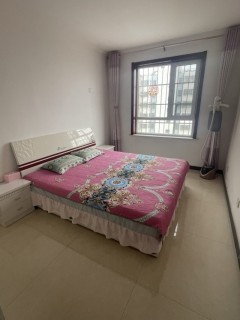 健康车库上一楼，90平，简装，有本能贷款，63万