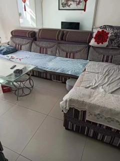 曙光楼三楼74平，下房可以进三轮车，老本40万.包过户，可议！
