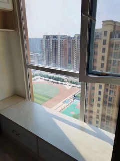 有钥匙，可议价，可议可议，装修18万首付十万，婚房小住，水韵名居19楼，102平，全屋定制老本