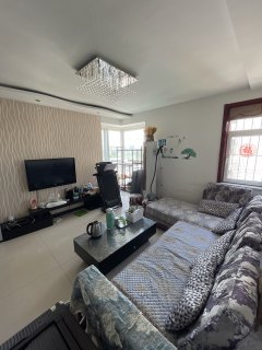 出售健康大公电梯房，好楼层，110平三居室，明厨明卫，售价75万，