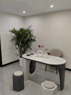 中南二期联排别墅，精装交付，送小院送露台，超低价122万，有本可贷款，有钥匙随时看房