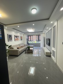 首付16w就入住华苑洋房 华苑三期洋房二楼93平两室,精装修,明厨明卫,品牌家具家电。86w老本