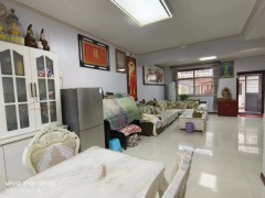 茂源二层别墅162.21平米，占地131.2平米，有院子和下房，老本215万可小议！