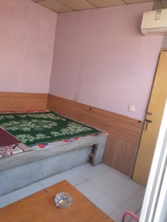 1室1厅1卫300元/月50m²出租