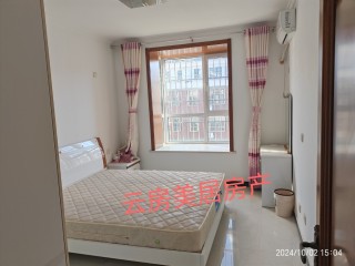 9000/年包物业 ​出租泰和盛景东区步梯6楼95平（不是顶楼）有2台空调冰箱洗衣机太阳能天然气