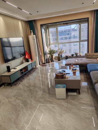 年租16500包物业费，浩森一期电梯洋房两室精装修小住家具家电齐全可拎包入住